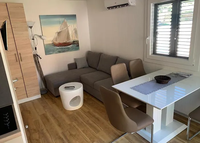 Mali Nordsee Mobilehomes , Glamping & Caravan * Pakoštane