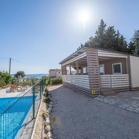 Mali Nordsee Mobilehomes , Glamping & Caravan Pakostane