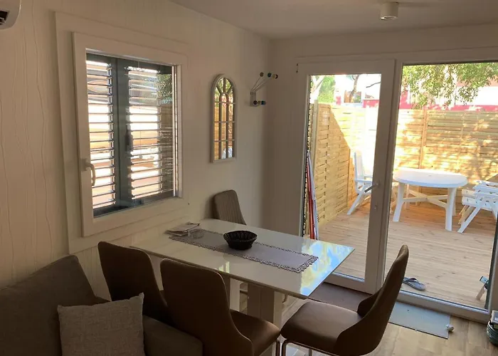 营地 Mali Nordsee Mobilehomes , Glamping & Caravan Pakoštane